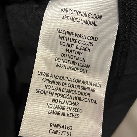 Calvin Klein Jeans Women’s Logo Tee Shirt Black Chic Luxe Trendy Fashion Medium - Picture 3 of 6